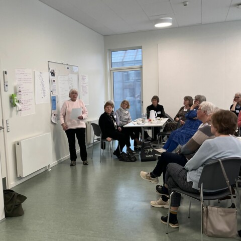 En velbesøgt samtalecafe 18/4-24